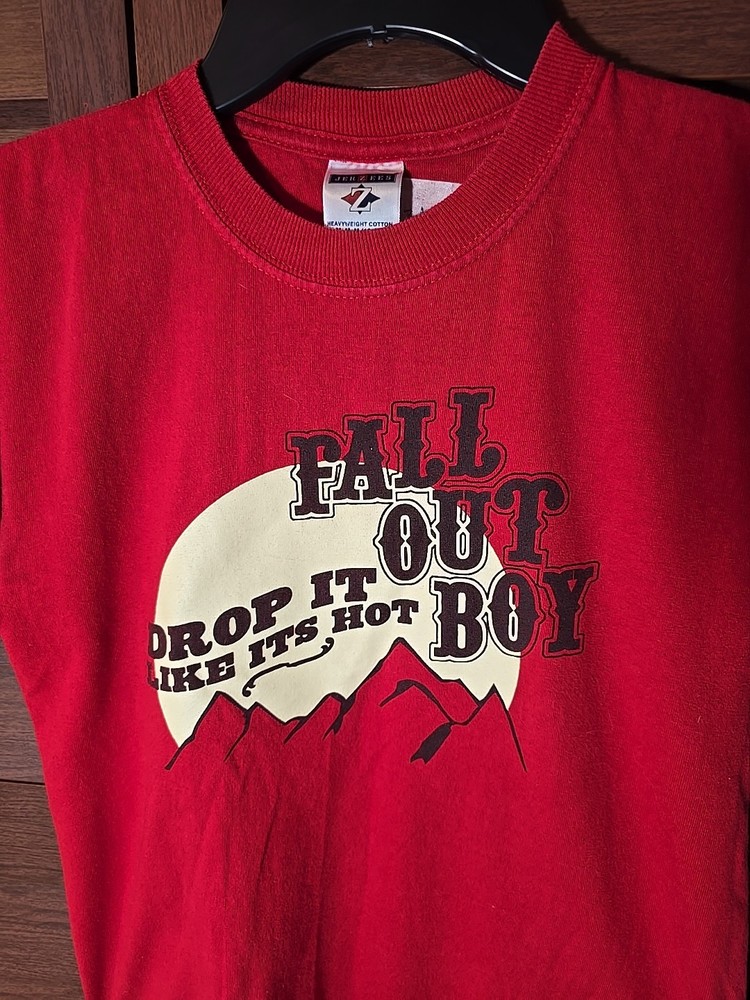 Vintage Fall Out Boy Drop It Like Its Hot Red Band Tee Youth Medium