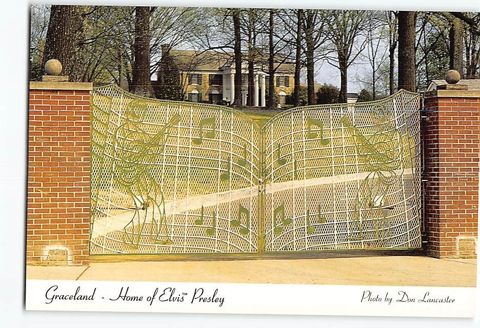 Postcard Graceland Home of Elvis Presley Memphis Tennessee USA