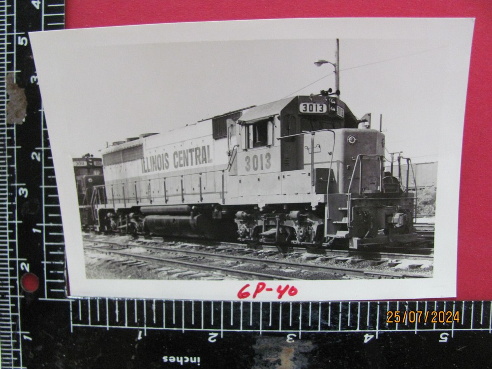 Illinois Central Railroad Gp-40 Diesel Locomotive #3013 Original Ic Rr Photo