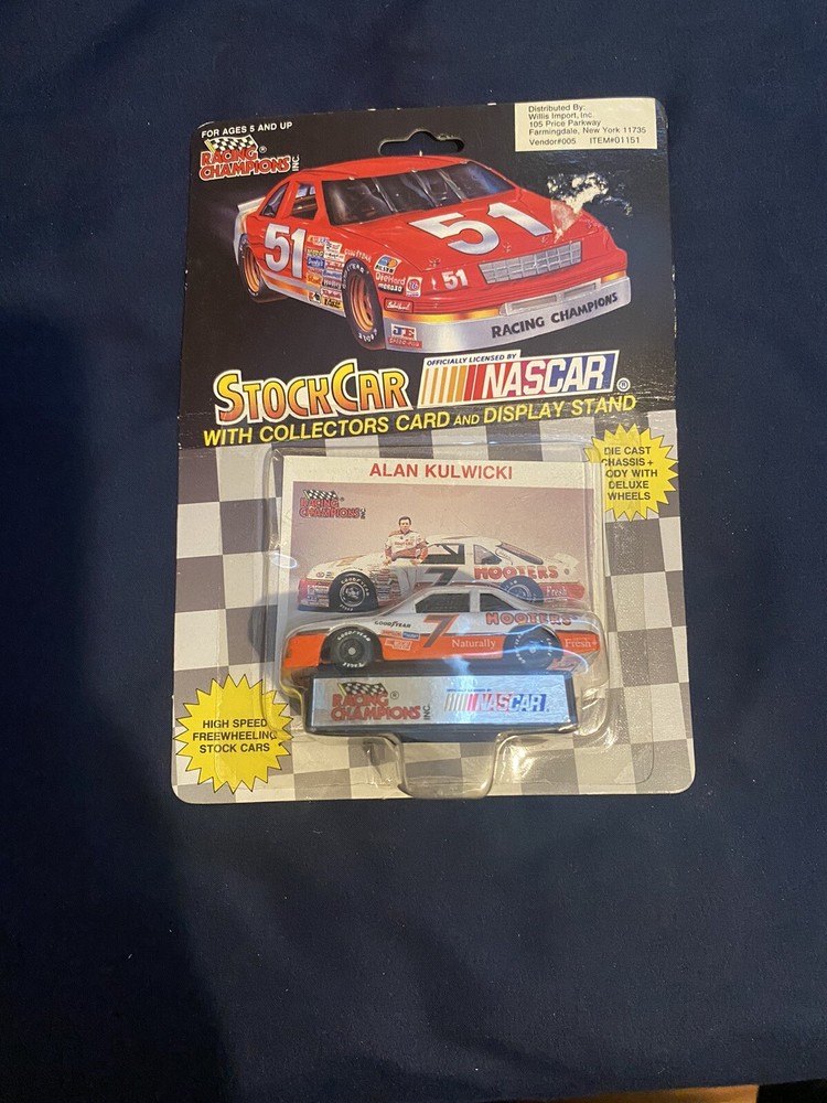 1992 Racing Champions Stock Car 7 Alan Kulwicki Ford Thunderbird Nascar Hooters