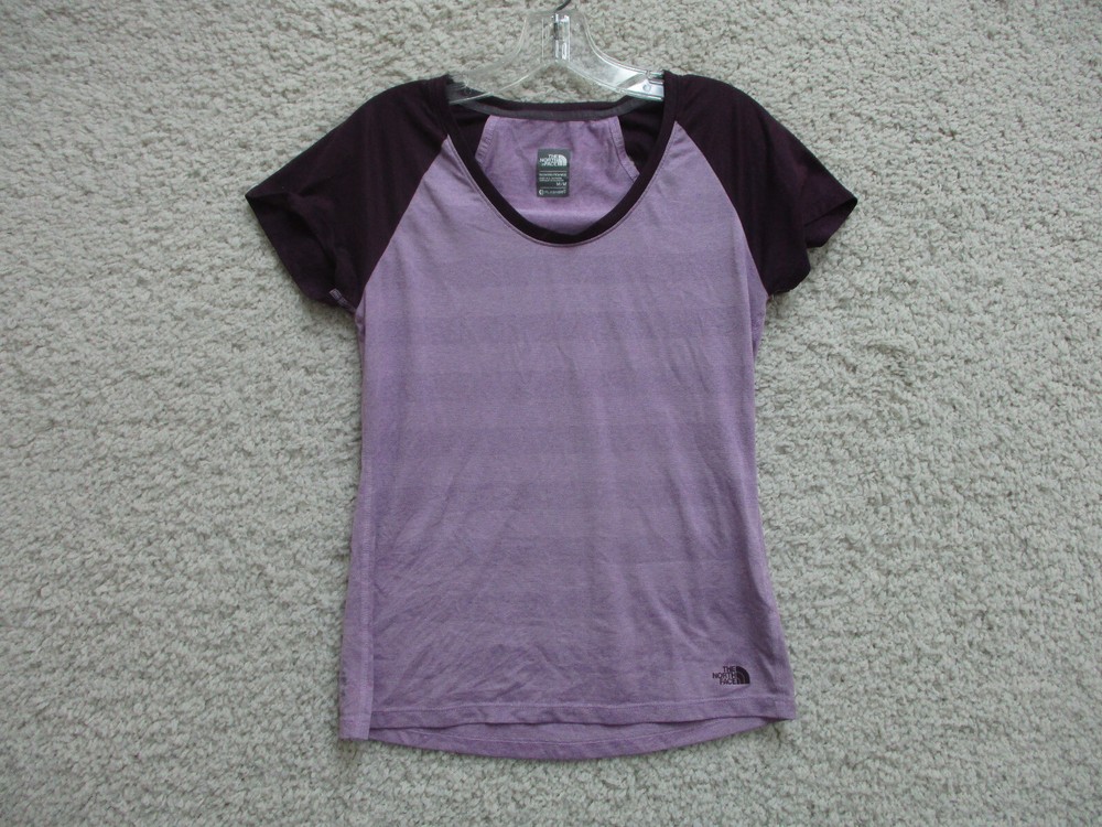 The North Face Medium Pink Athletic Stretch Vented Gym Shirt for Women