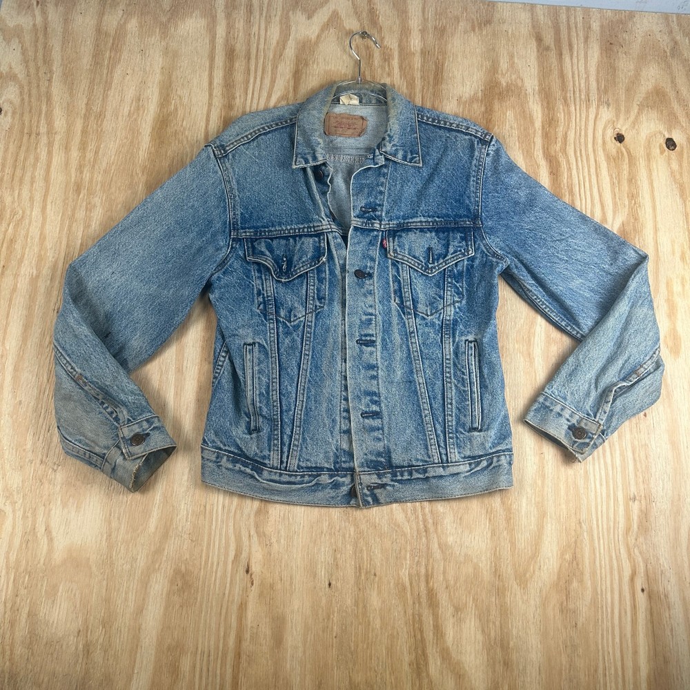Levi’s Trucker Denim Jacket Button-Up Men's Size 38R Blue Light Wash Vintage