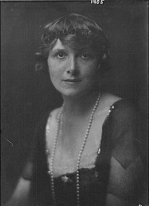 Photo:Sari Petrass 1917 Portrait Photograph