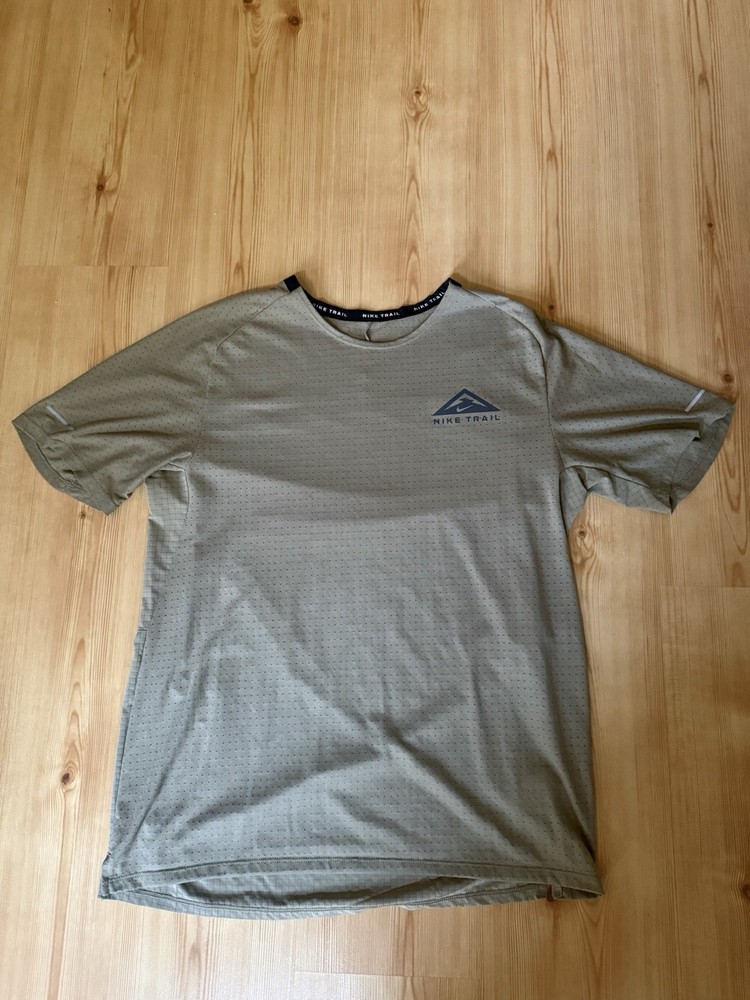 Mens Nike Trail T Shirt Olive Size Medium