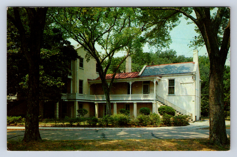 Vintage Postcard QUARTERS NO. 1 FORT MONROE Old Point Comfort Virginia