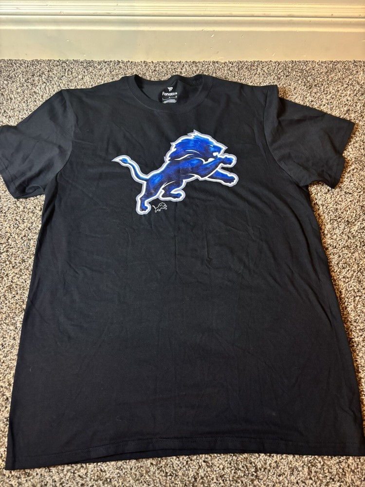 NWT Detroit Lions NFL Football Fanatics Short Sleeve Men's Shirt  Size Large