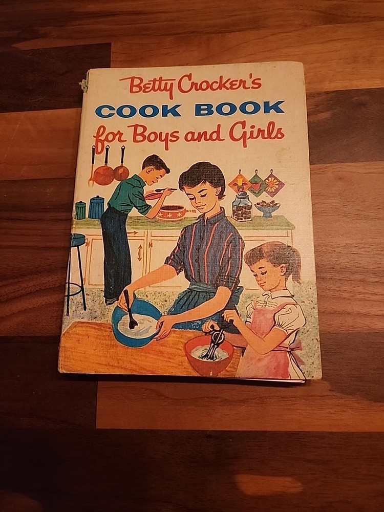 Betty Crocker's Cook Book For Boys and Girls, 1st Edition 7th Printing HC SPIRAL