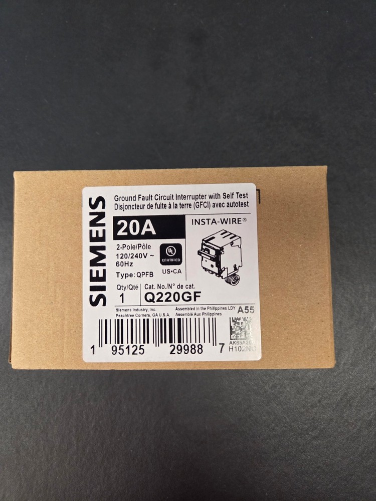 Siemens Q220GF - 2 pole 20 amp GFCI Breaker - Plug on - BRAND NEW IN BOX!!!