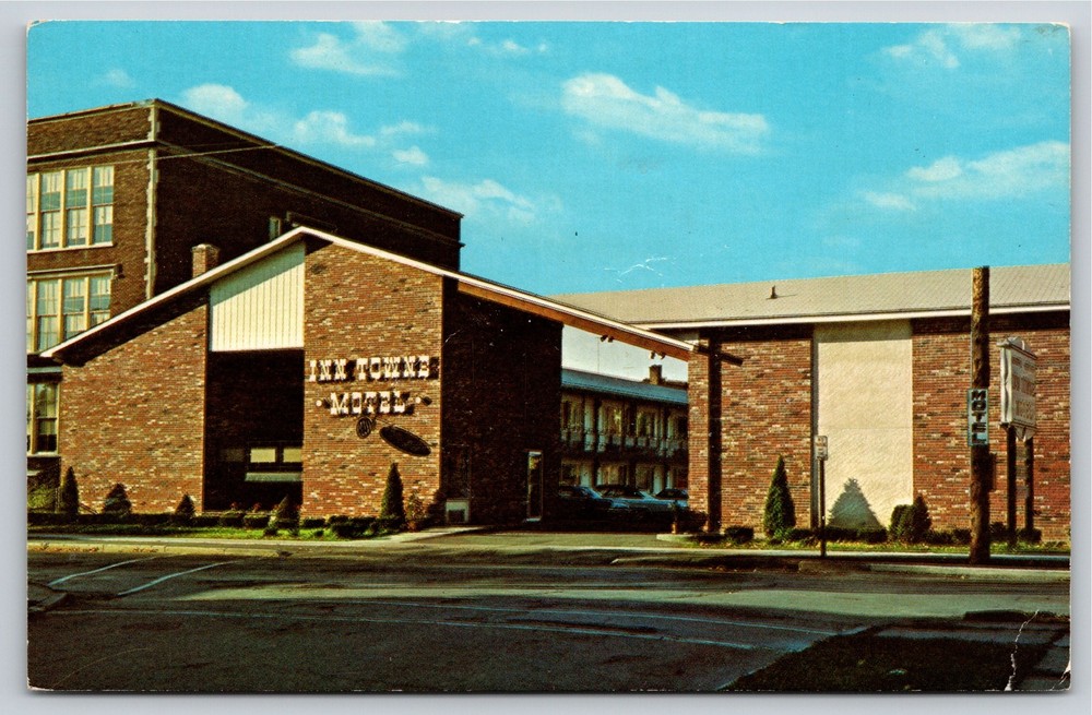 Roadside~New York~General Herkimer Hotel Inn Towne Motel Exterior~Vtg Postcard