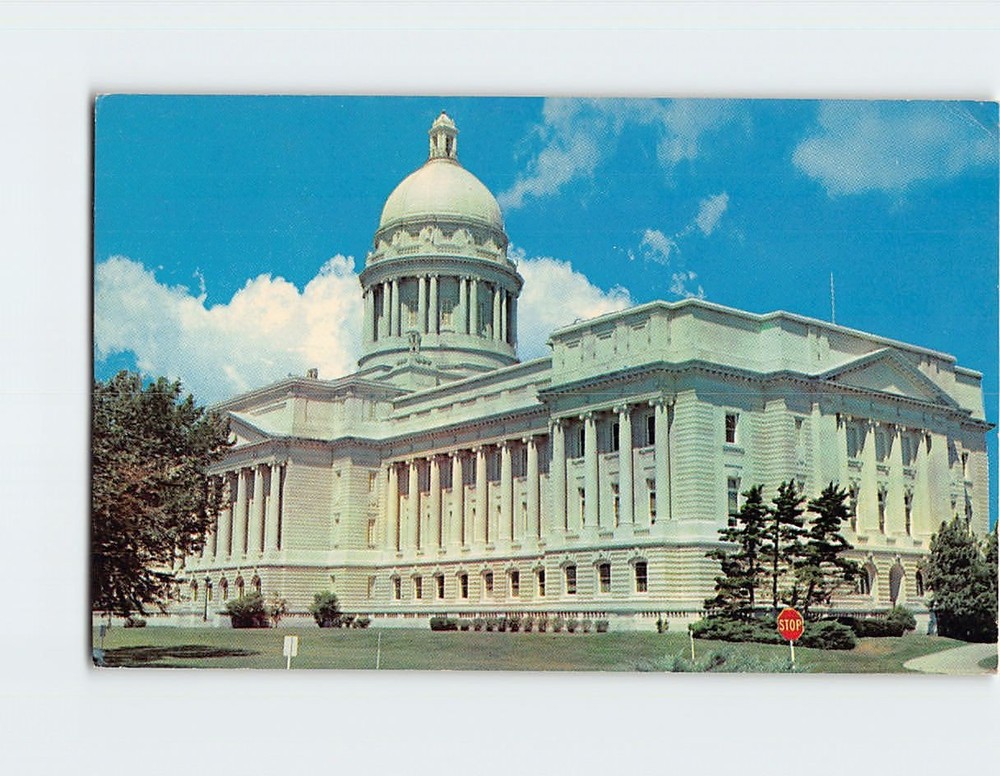 Postcard State Capitol Frankfort Kentucky USA
