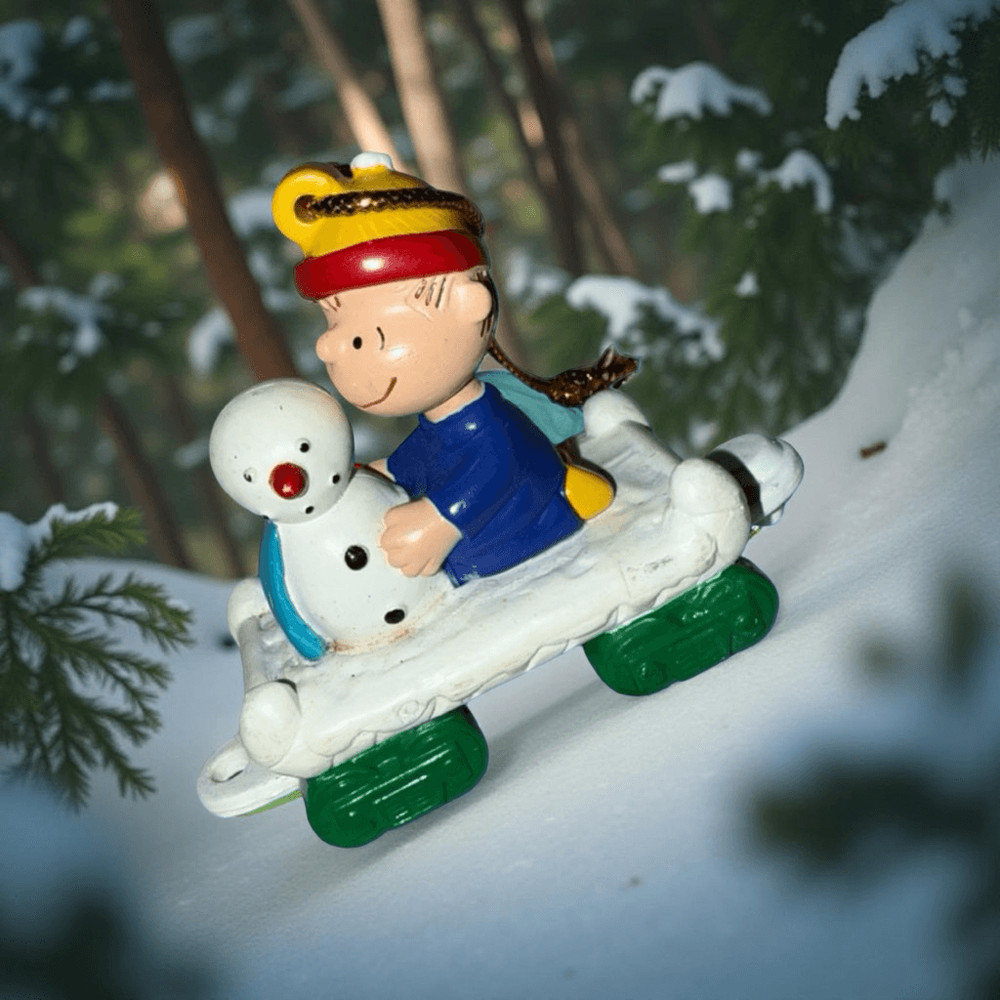 Vintage Whitmans's Peanuts Gang Train Linus and Snowman PVC Ornament  B5