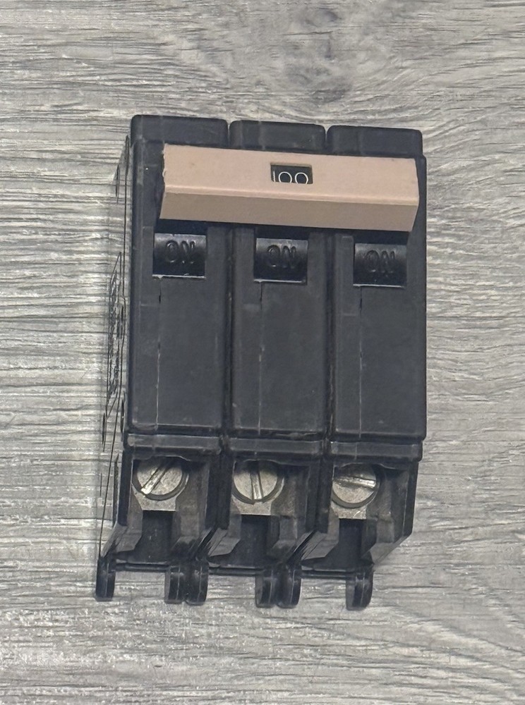 Circuit Breaker Eaton Cutler Hammer CH3100 100 Amp 3 Pole 240V
