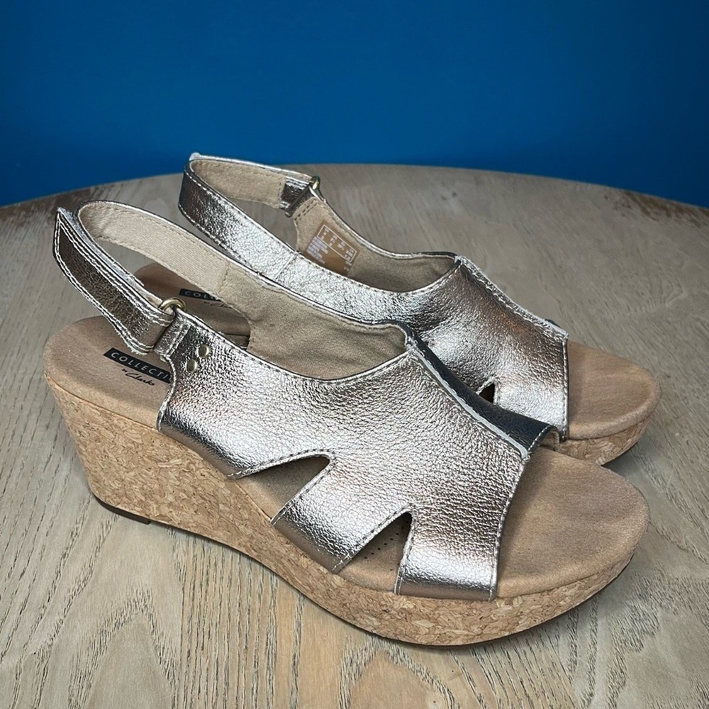 Clarks Collection Gold Metallic Annadel Bari Cork Wedge Sandals Women’s Size 8.5