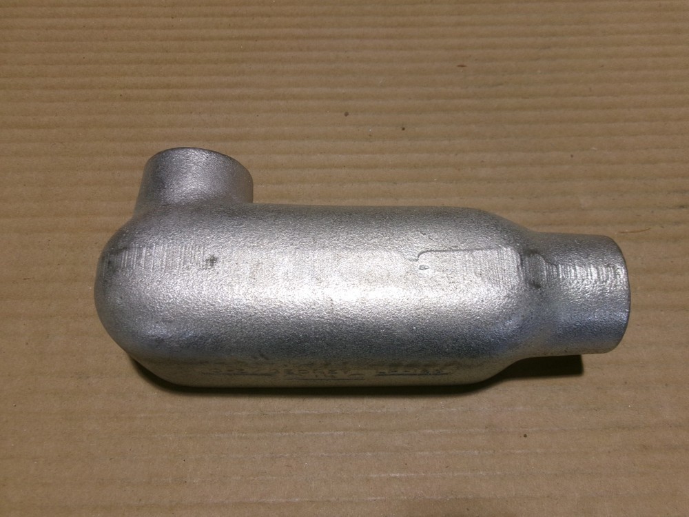 NEW O-Z/Gedney LR-125 1 1/4 Type LR Conduit Body AK