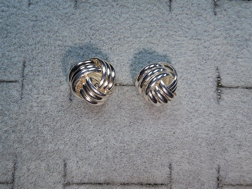 Grandma Grabe's Beautiful Vintage 925 Sterling Silver Knot Stud 2G Earrings