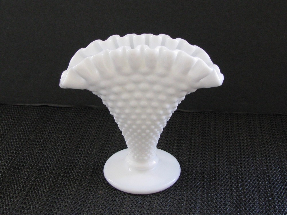 Vintage Fenton Hobnail Milk Glass 4