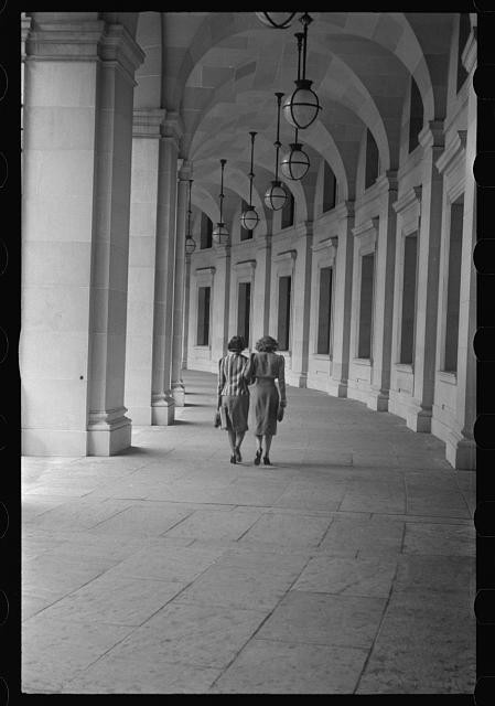 Washington DC Benjamin Franklin Post Office 1939 Circular Walk Pedestrians