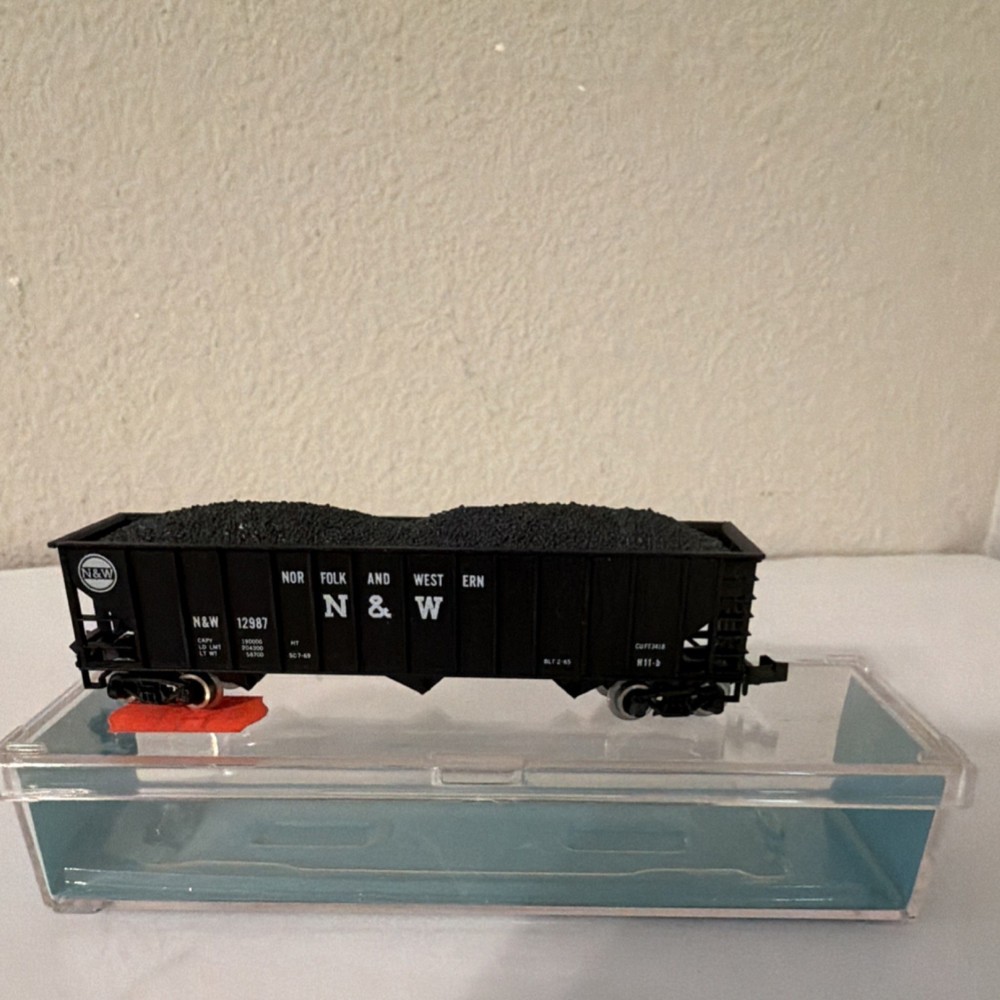 Atlas N scale Norfolk & Western N&W 90 Ton Hopper Car 3264 Black Loaded