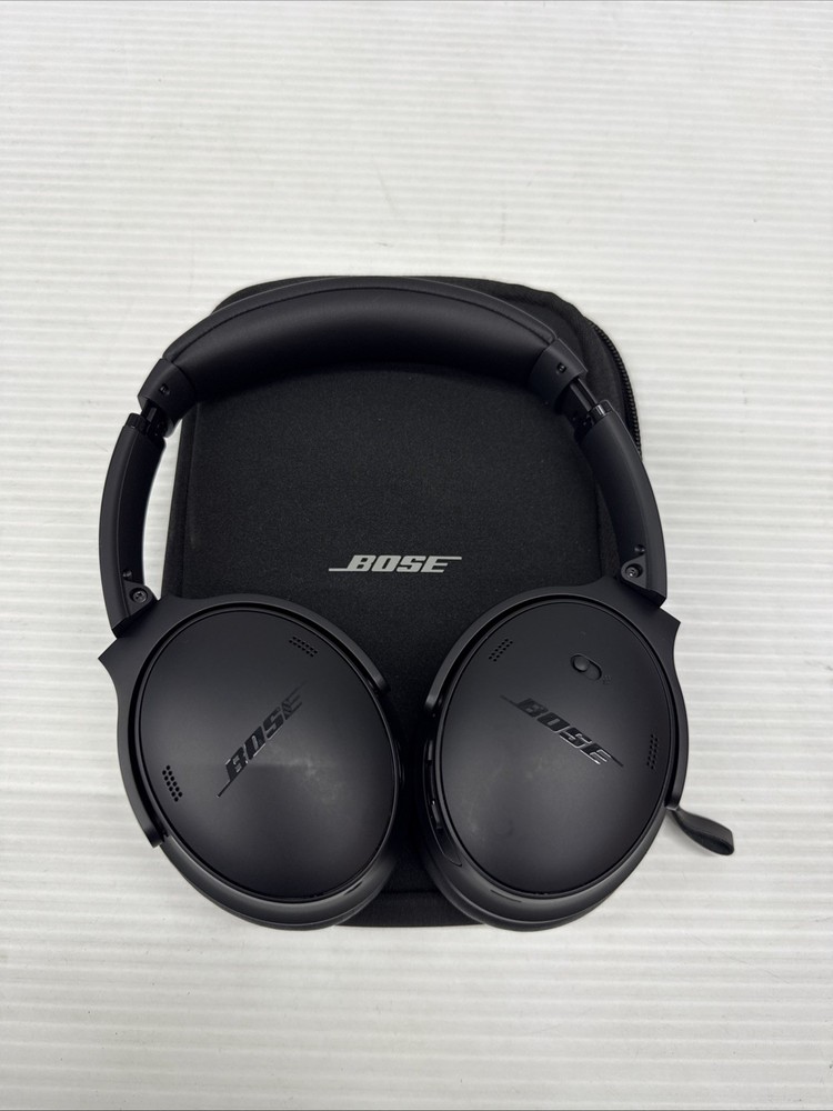Bose QuietComfort Wireless Over-Ear Headphones - Black