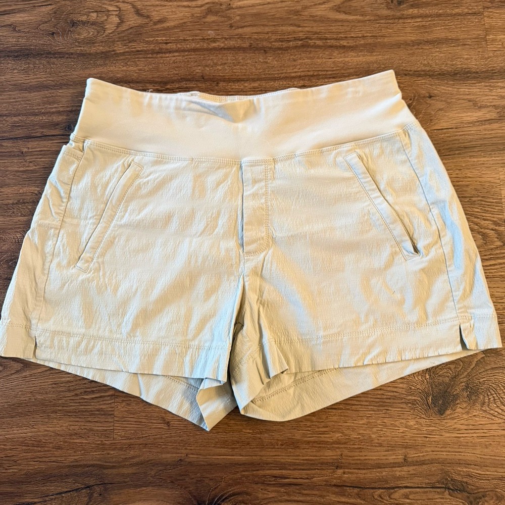 Athleta Trekkie North Shorts Hiking Shorts Khaki Size 8 Zip Pockets