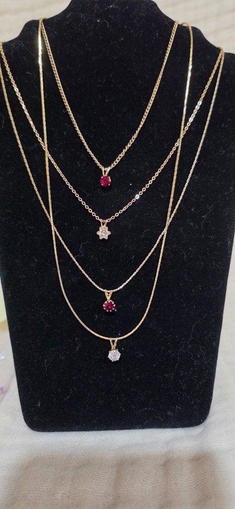 Lot of 4 Vintage Dainty Feminine Gold Tone Necklaces with Pendants/Stones