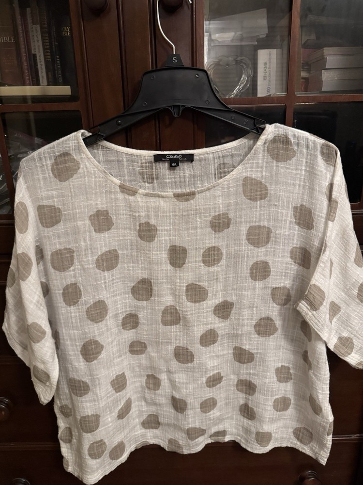 Charlie B Women's Gauze Top Boxy Blouse Size Large White W/ Beige Pok A Dot