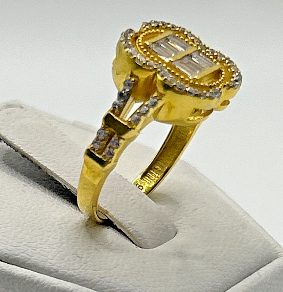 Gold Tone .925 Vintage Sterling Silver Estate Ring Size 7.25 Colorless Stone