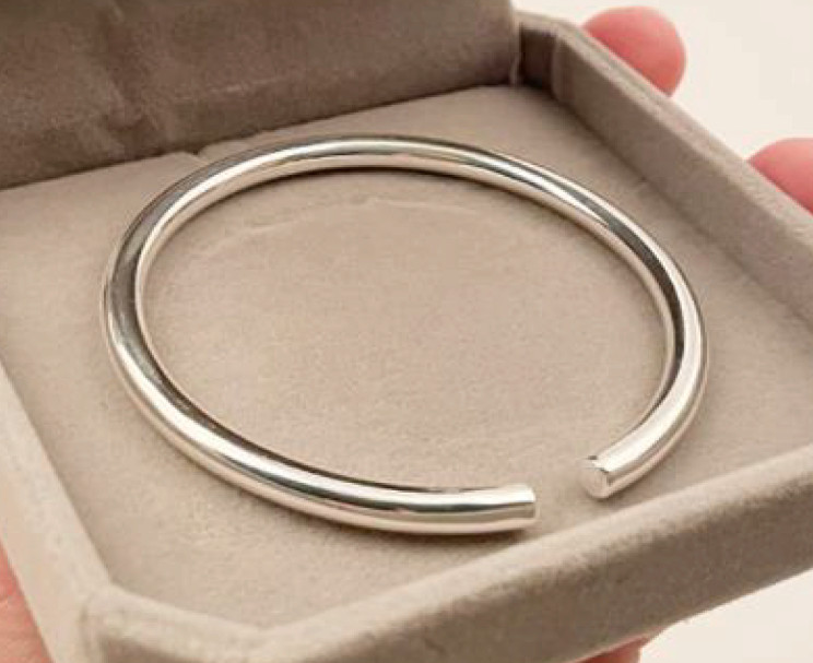Flat End Split Bullion Bangle .999 Fine Silver (25 Grams)