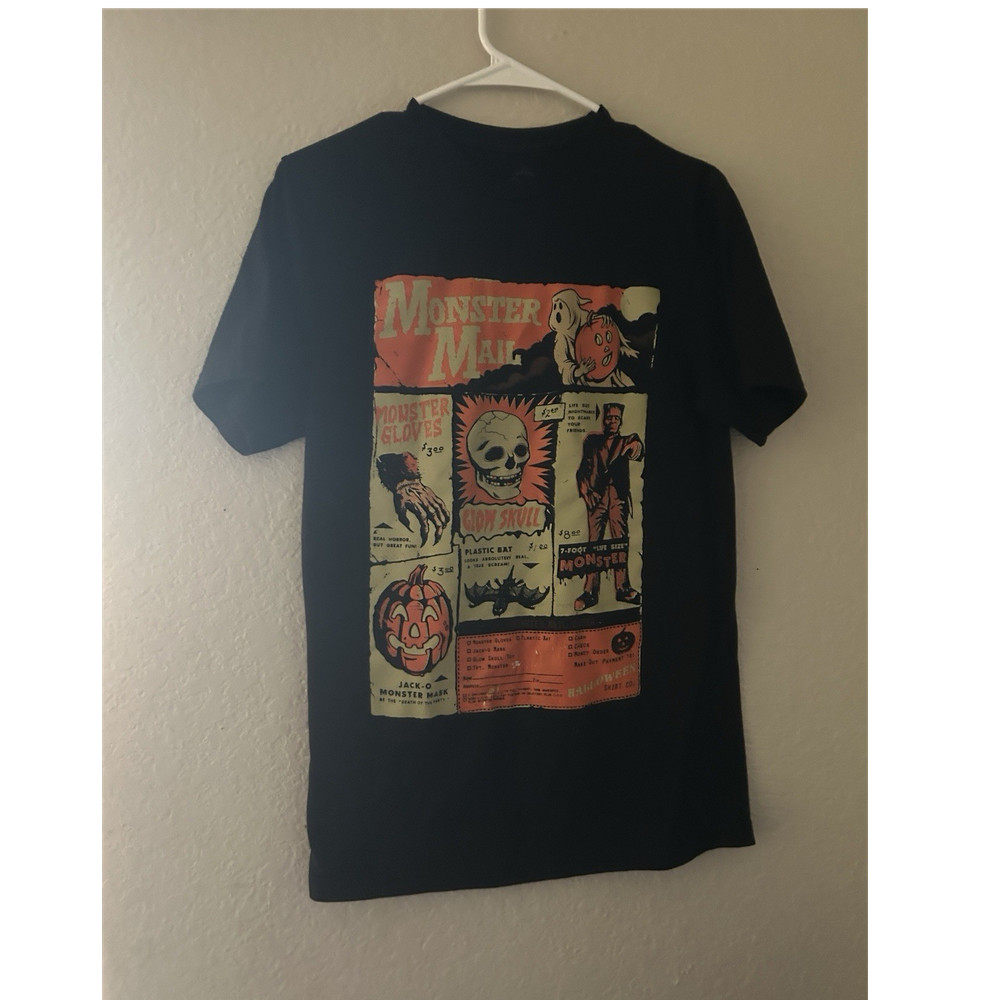 Halloween Shirt Company Monster Mail Men's Graphic T-Shirt Black Orange S