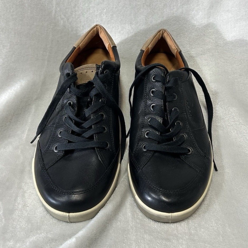 ECCO Men’s Black Leather Lace-Up Sneakers EU 43 Round Toe Rubber Sole Logo