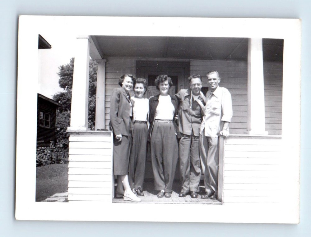 Old Vintage Photo MEN WOMEN STANDING ON FRONT PORCH OF HOUSE SNAPSHOT PIC