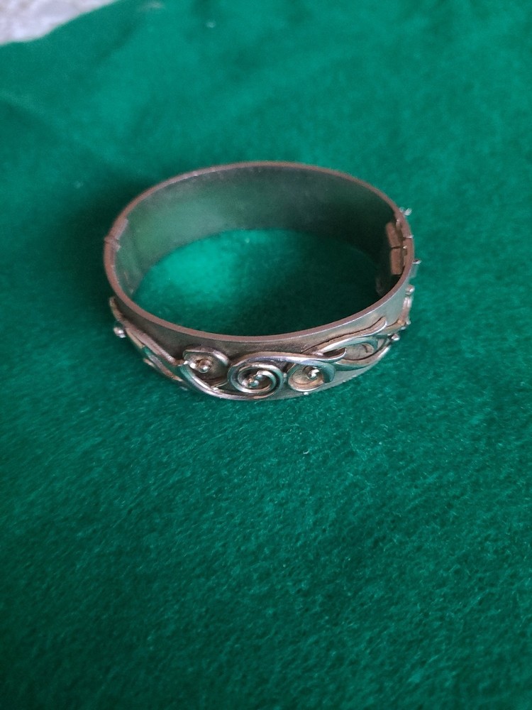 Vintage Hinged Clamp Bangle Bracelet ~ Whiting & Davis Co. Gold Tone