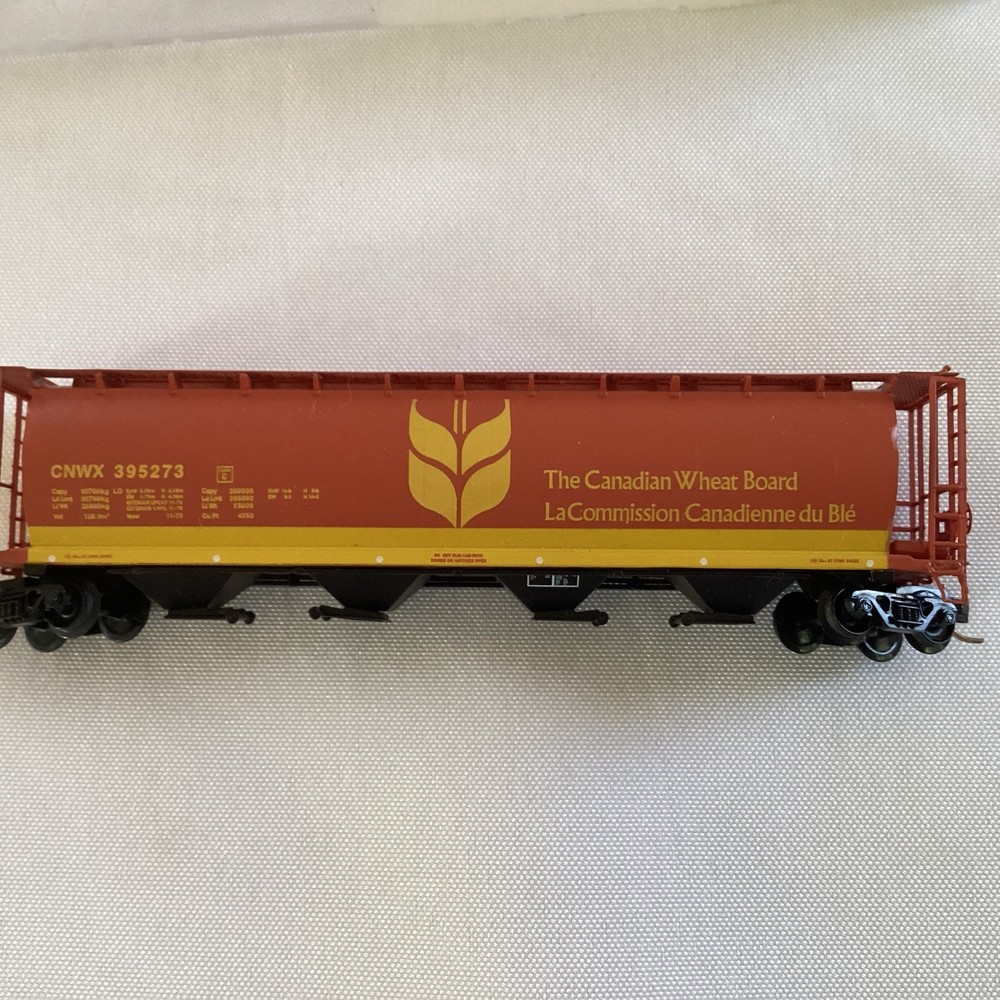 Intermountain N Scale Cylindrical Hopper Canadian Wheat Board 4 Bay 65116-05