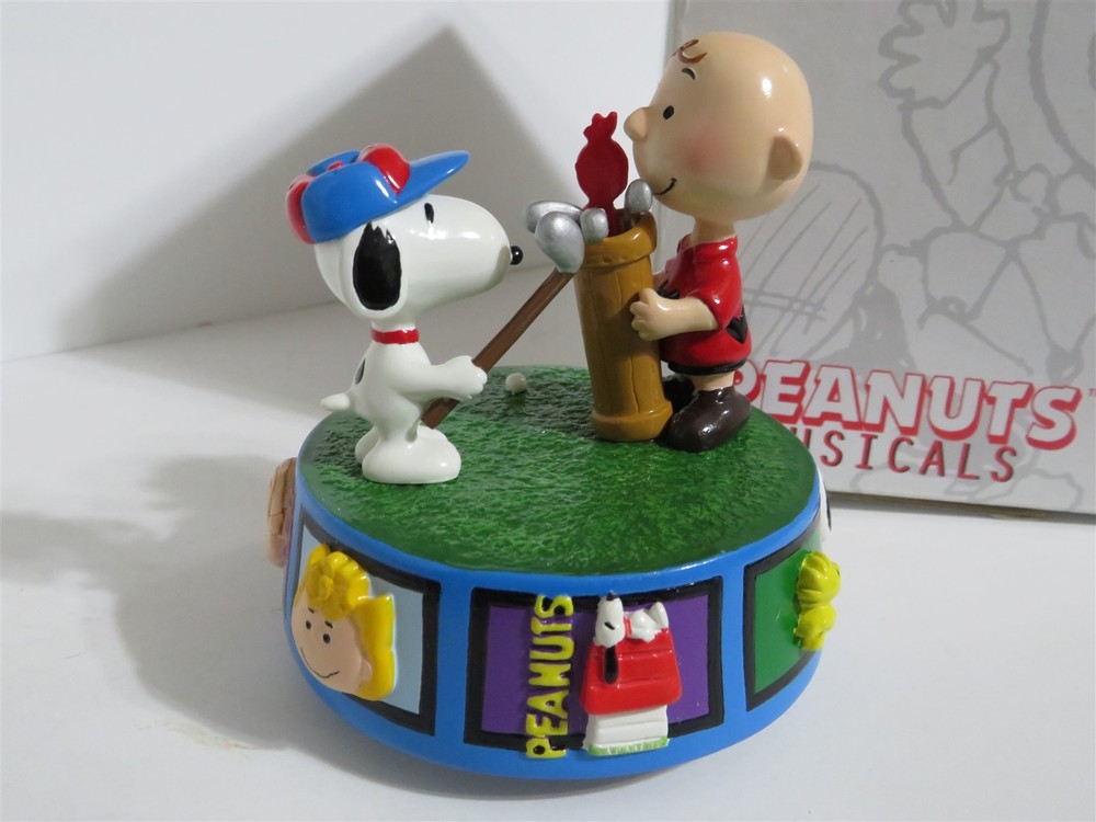 SNOOPY PEANUTS CHARLIE BROWN FLAMBRO IMPORTS MUSIC BOX FIGURE FIGURINE 1998