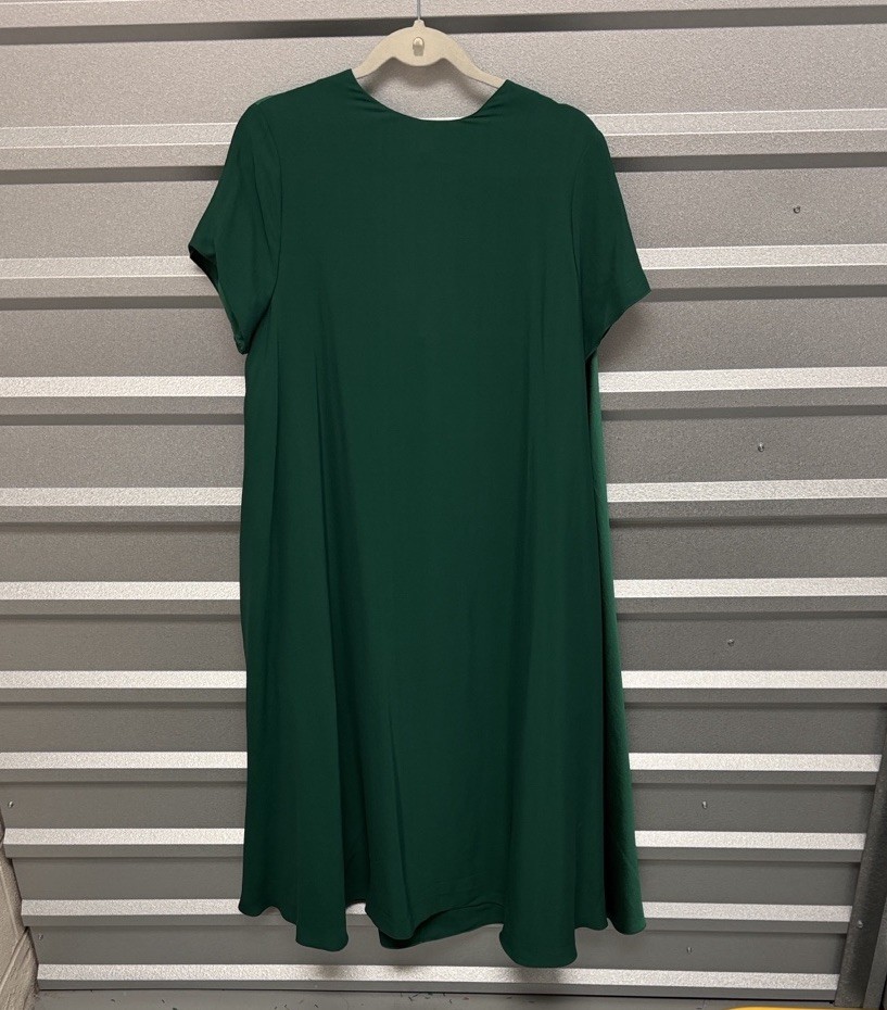 NWT Banana Republic Aurelia Crepe & Satin Maxi Dress GREEN Size M Evening Flowy