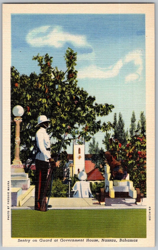 Vtg Linen Postcard Sentry Guard Government House Nassau, Bahamas 1940s