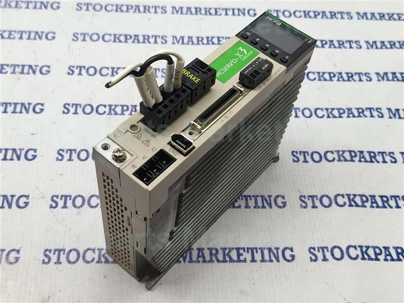 KCFA SV-X3EA005-A2 SVX3EA005A2 HCSERVO-X3 Driver AC200-240V 50/60HZ 100W