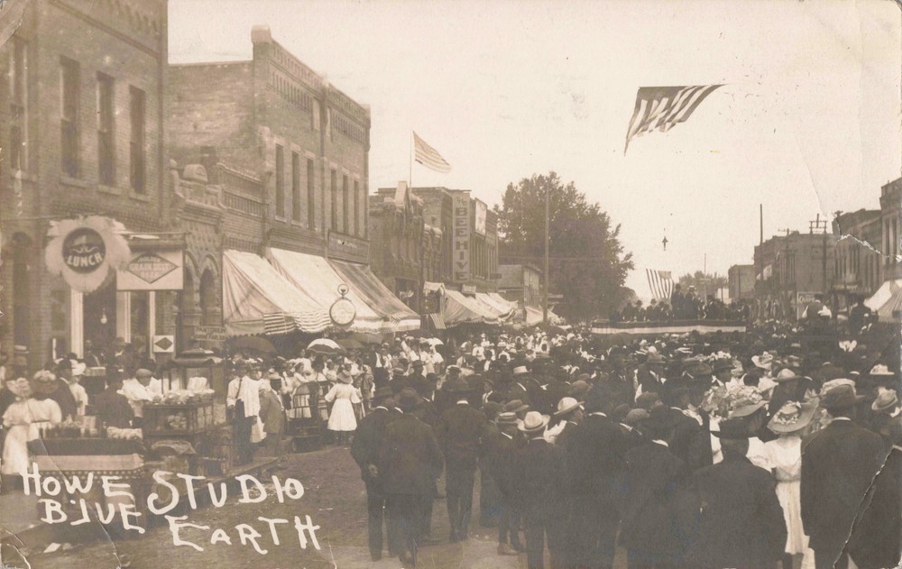 RPPC Mankato Blue Earth MN THE BIG DOWNTOWN BLUE EARTH 4TH OF JULY CELEBRATION!