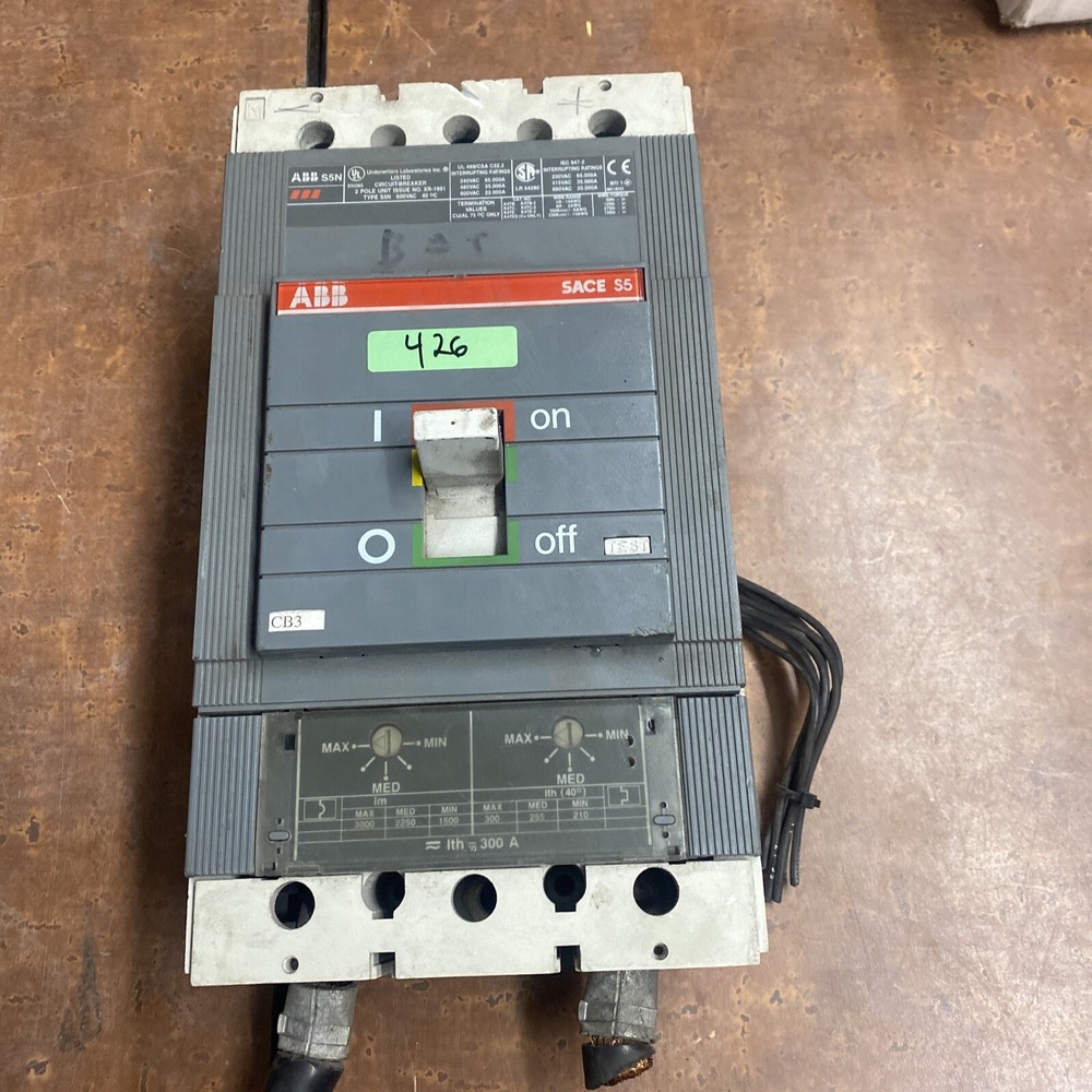 Abb Sace S5N, Circuit Breaker With Auxiliary Switch & Shunt Trip, 300A, 600Vac