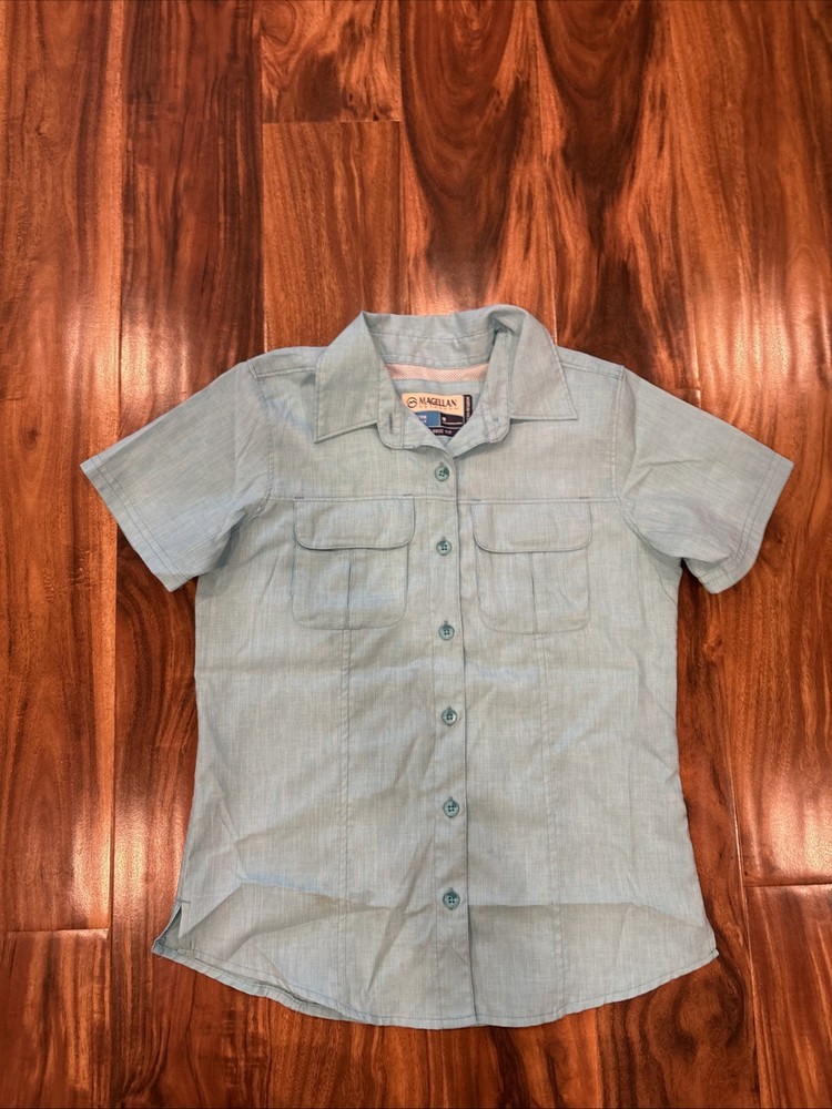 Magellan Outdoors Boys Fish Gear Classic Fit Size M Short Sleeve Button Up Shirt