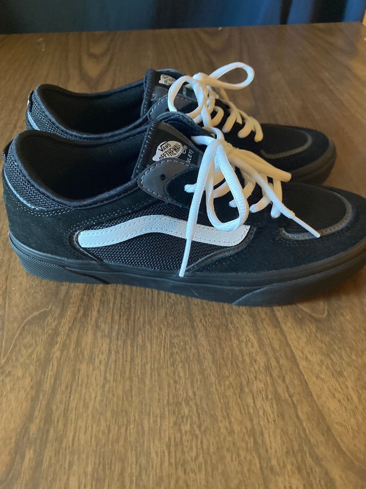 New Vans Rowley Black/ White Mens  size 6.5
