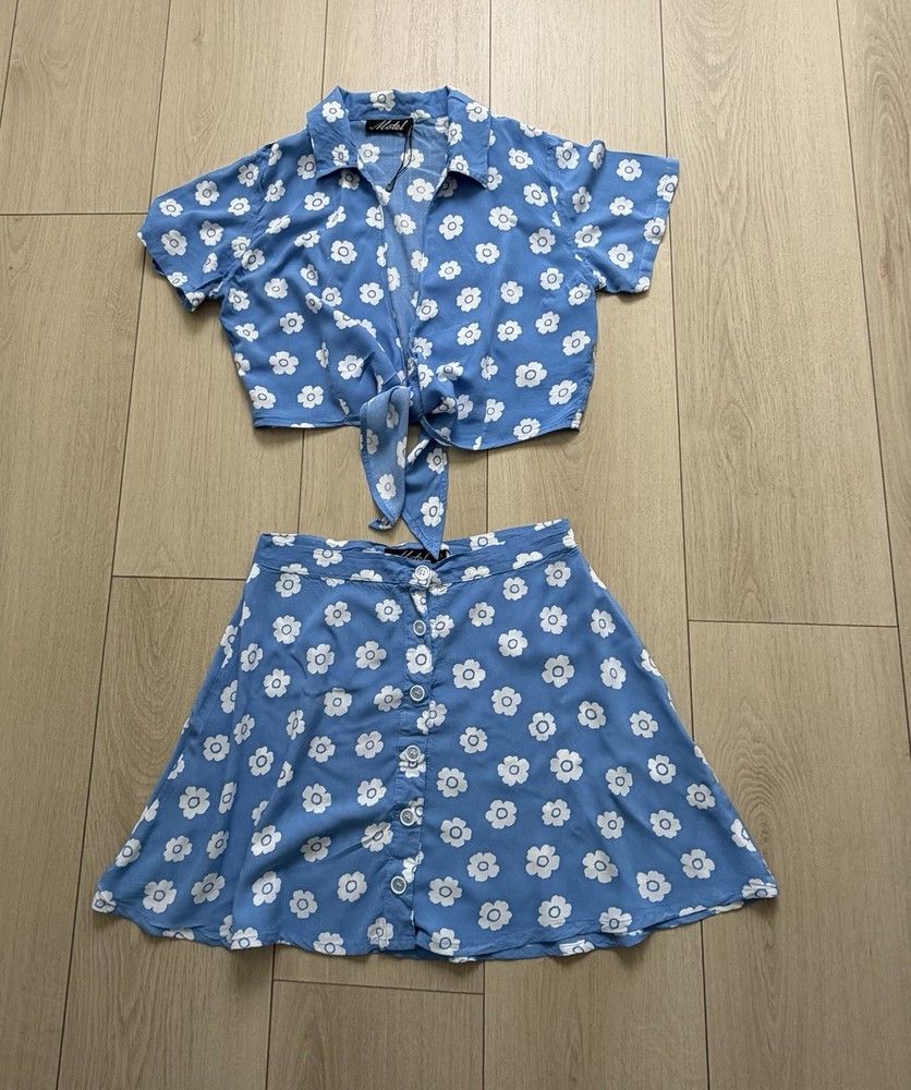 Motel Women's Blue Floral Short Sleeve Tie Front Shirt & Button Skirt Set Size S