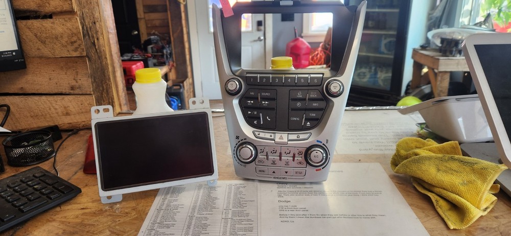 2012-15  Terrain Screen Display With Control PANNEL 22807201 & 22810240  OEM