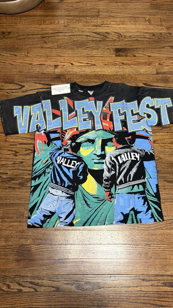 Vale Lives Forever Valley Fest Black Graphic T-Shirt Size Large