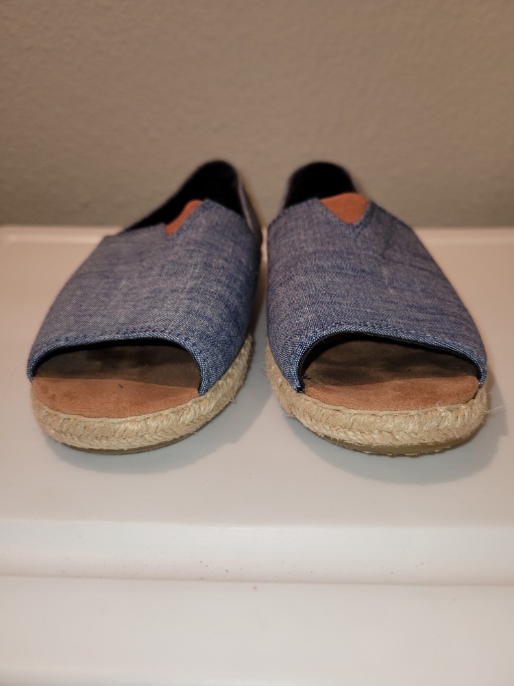 TOMS Denim Blue Chambray Espadrilles Slip On Peep Open Toe Shoes Womens Size 6