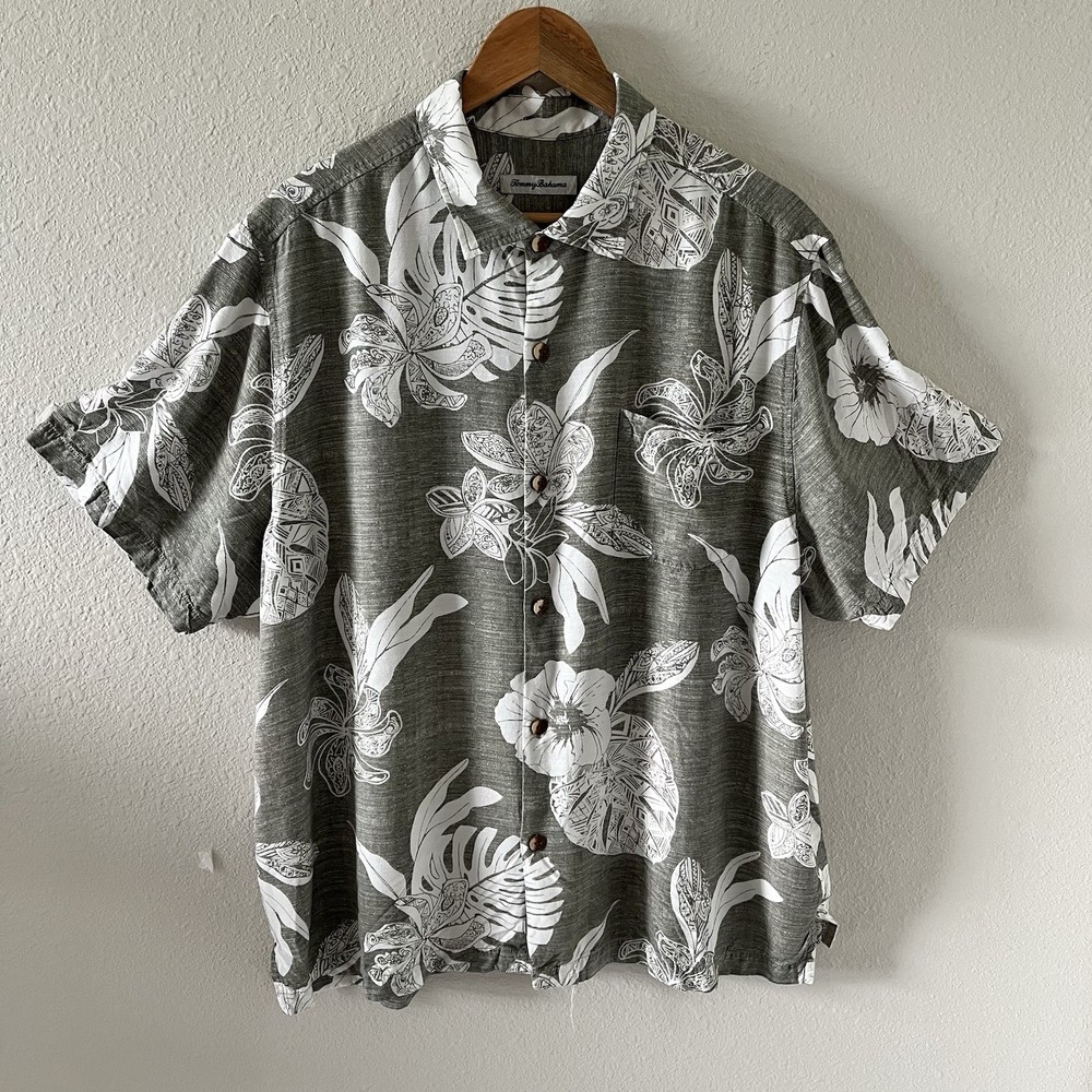 Tommy Bahama Shirt XL Men Gray White Green Tropical Floral Rayon Camp Hawaiian