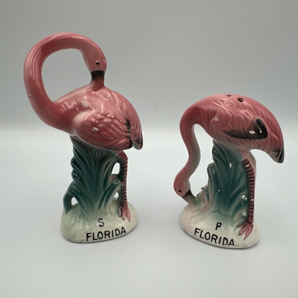 VTG Pink Flamingo Salt & Pepper Shakers Ceramic With Stoppers Kitschy! MCM