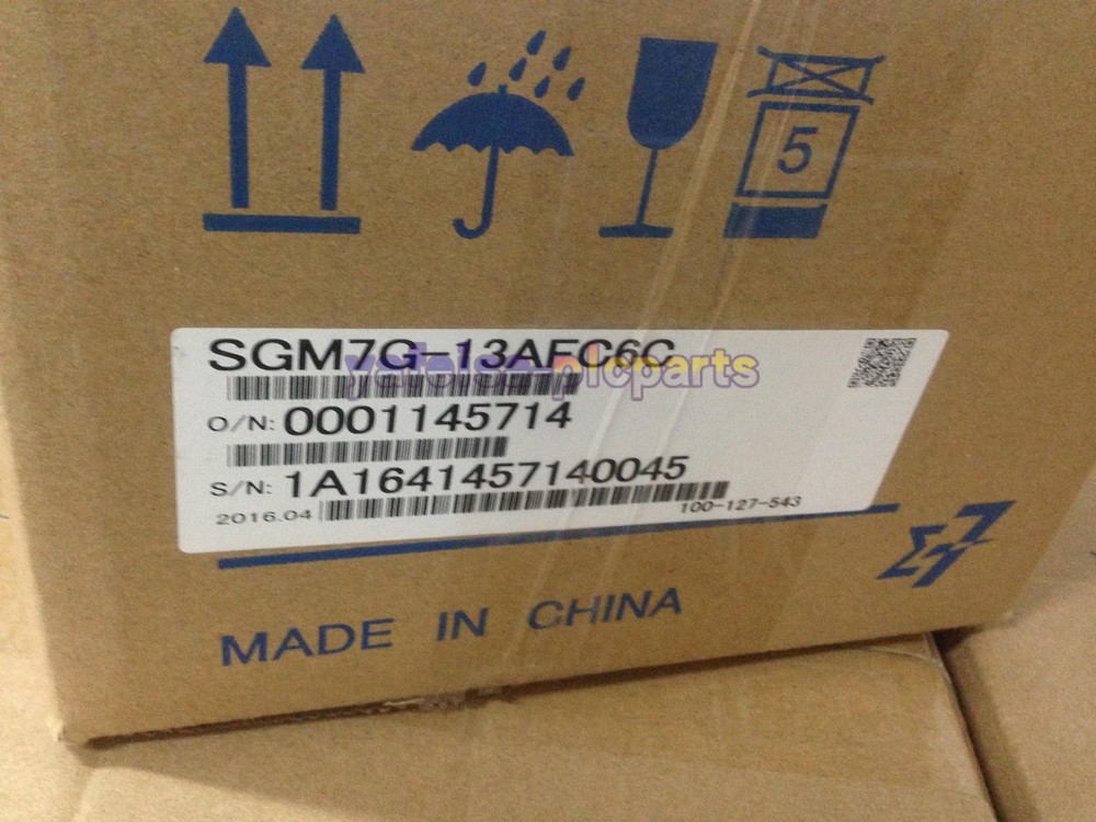 One Yaskawa Servo Motor SGM7G-13AFC6C New