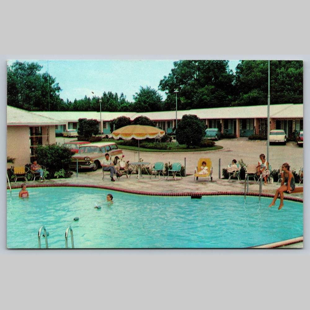 Postcard Ashley Oaks Motel Valdosta GA Swimming Pool Vintage