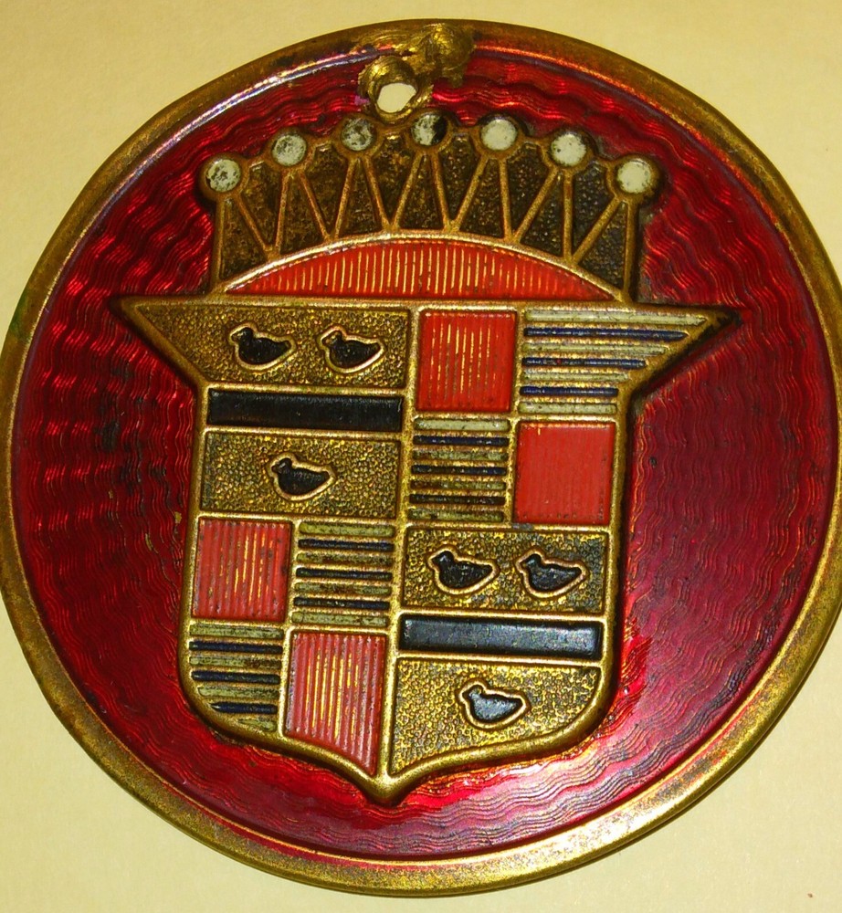 Vtg 1940s Cadillac Round Red Cap Car Vehicle Emblem Badge Medallion